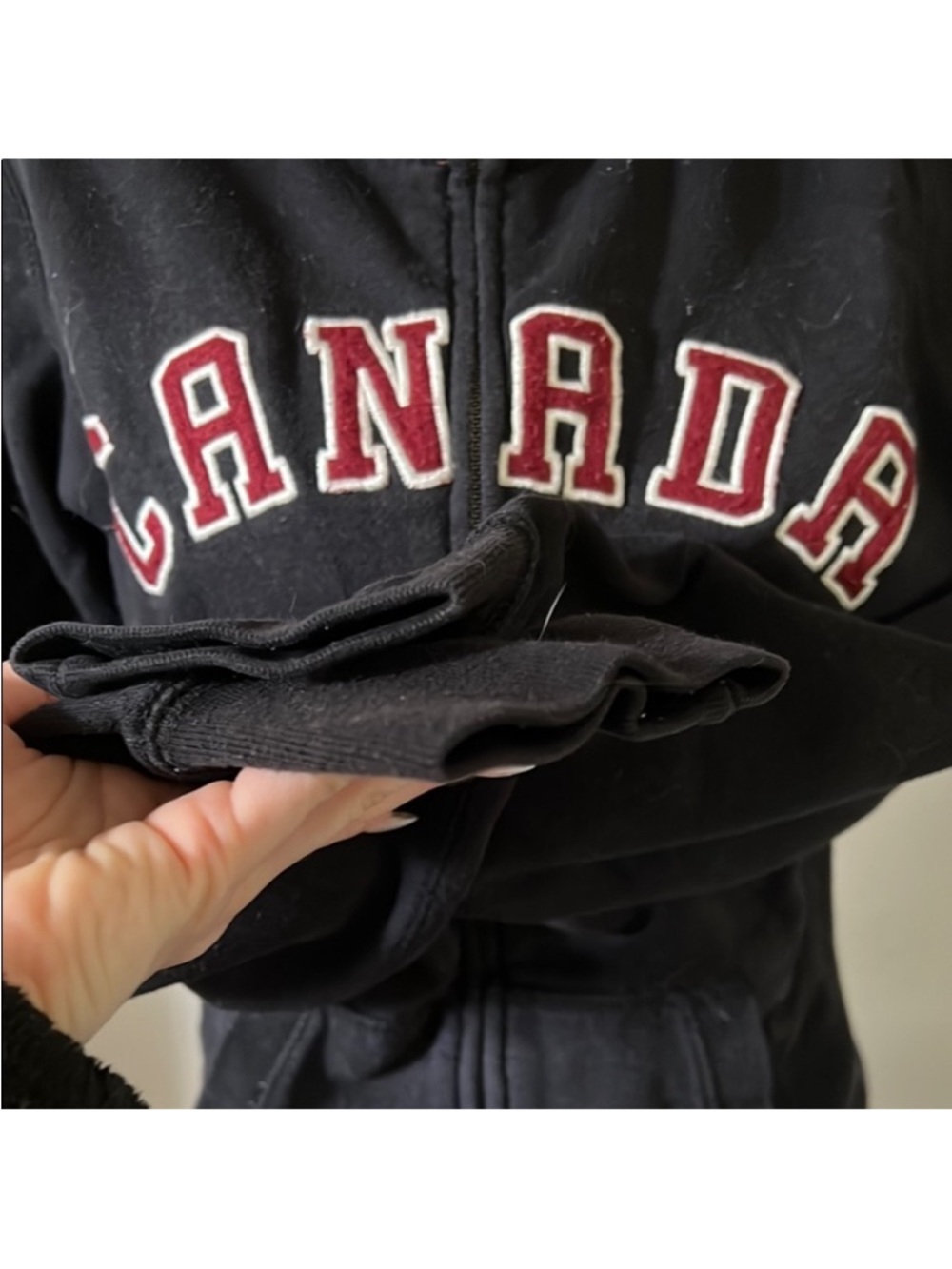 Roots | Women’s Size Small Black Canada Hoodie with Burgundy Accents - Picture 5 of 7